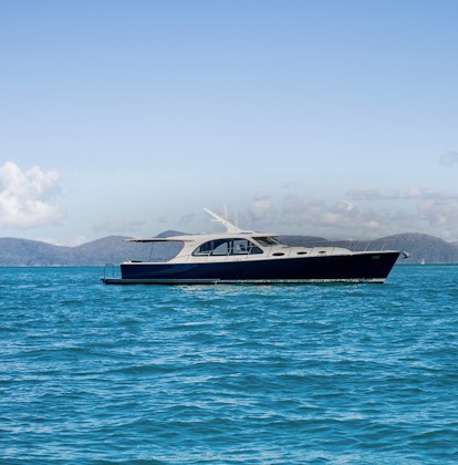qualia Resort luxury experience activity with sailing boat on the water in Whitsundays